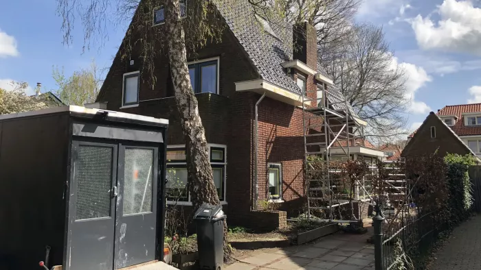 Opstarten schilderwerk jaren 30 villa in Baarn